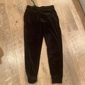 Suzette Kid’s Velvet Black Sweatpants size M (8/10)